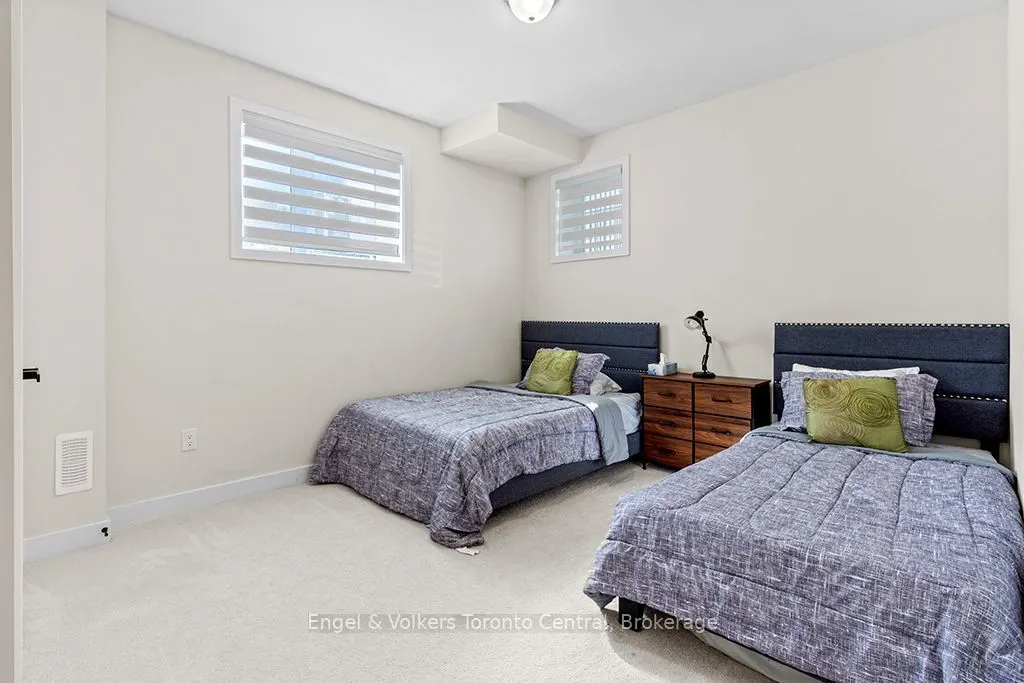 125 Stoneleigh Drive