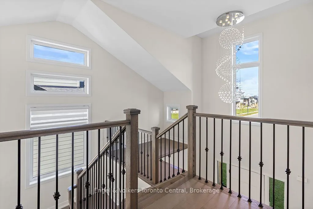 125 Stoneleigh Drive