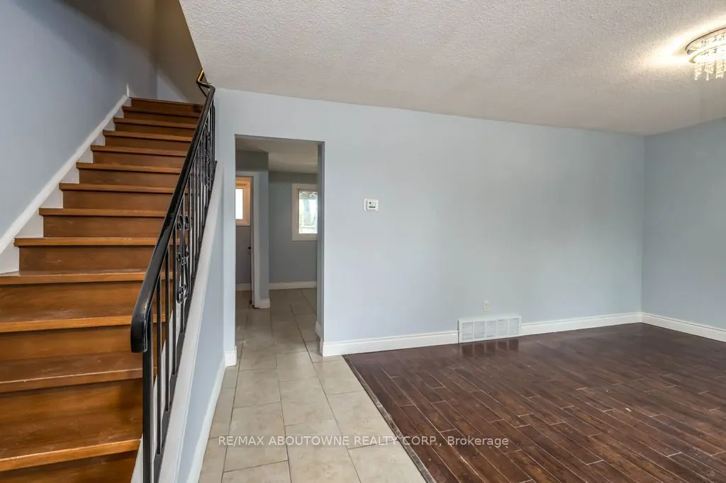 4 Glamis Court