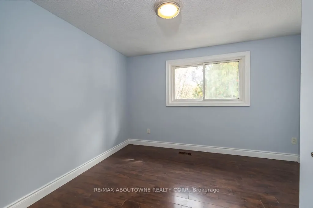 4 Glamis Court