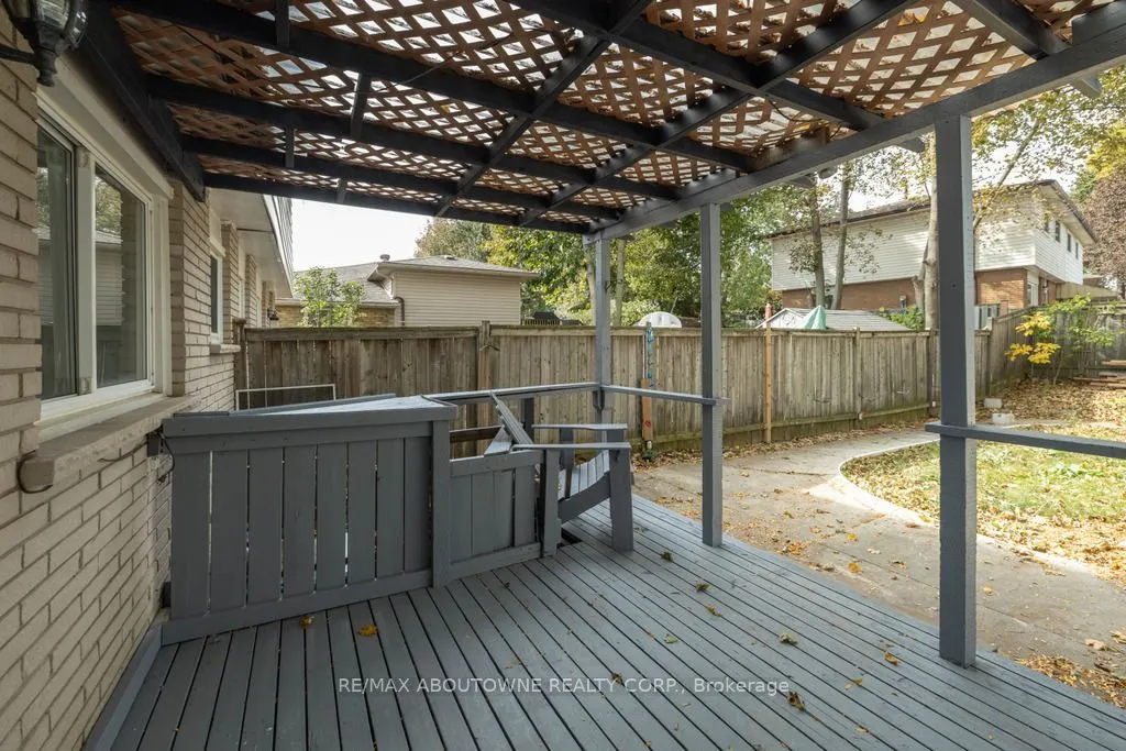 4 Glamis Court