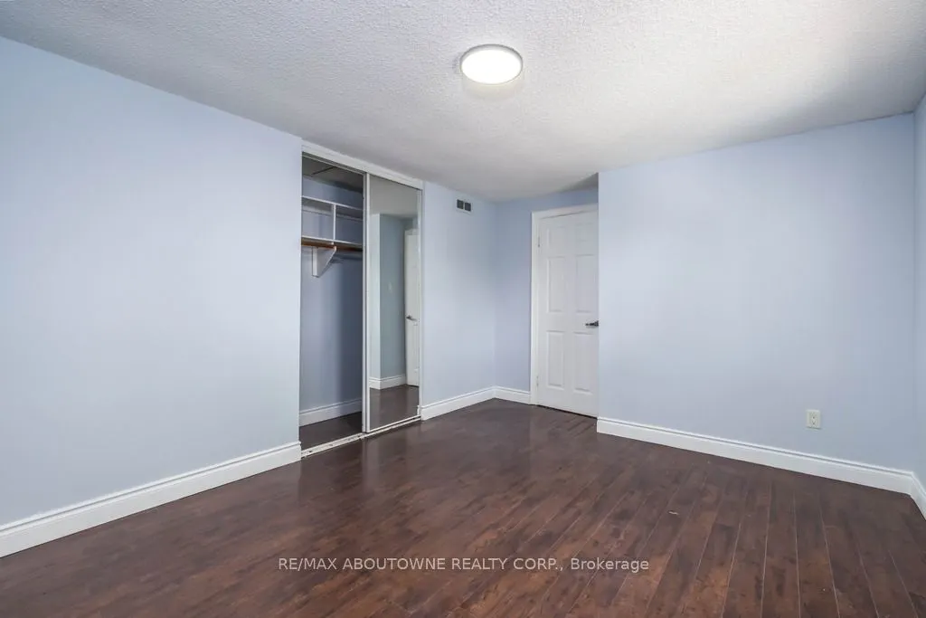 4 Glamis Court