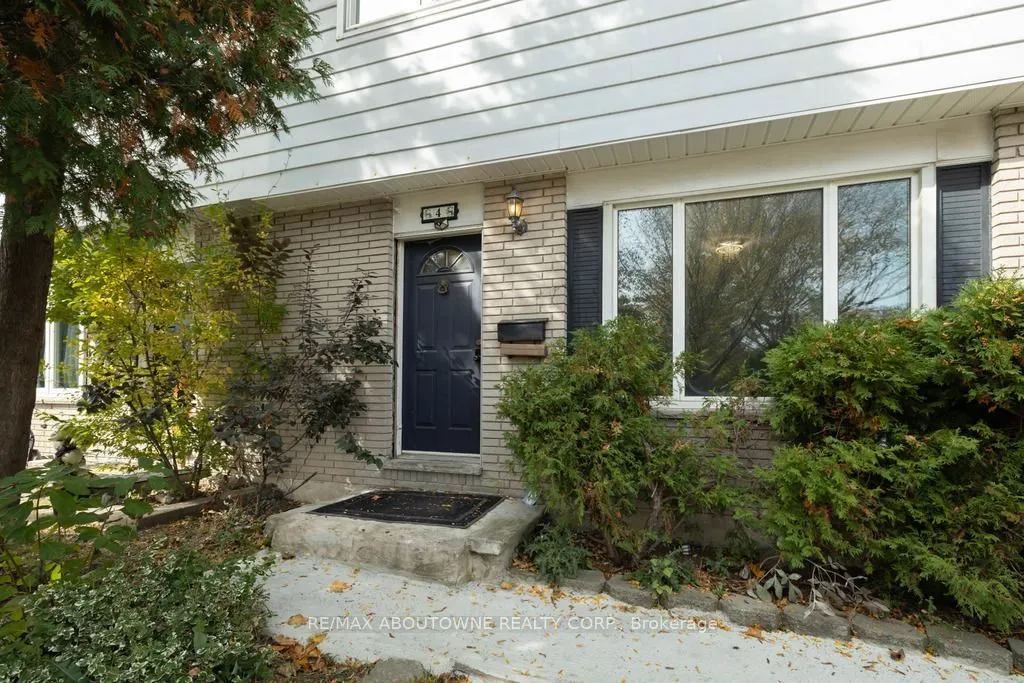 4 Glamis Court
