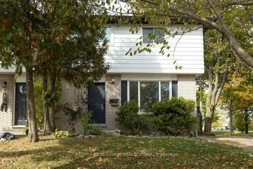 4 Glamis Court