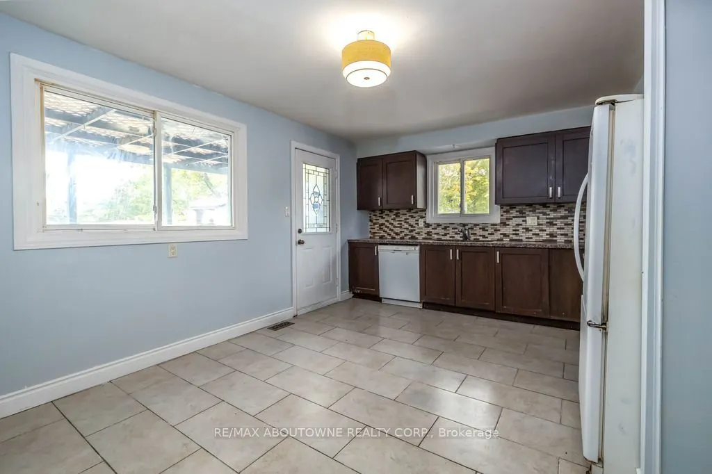 4 Glamis Court
