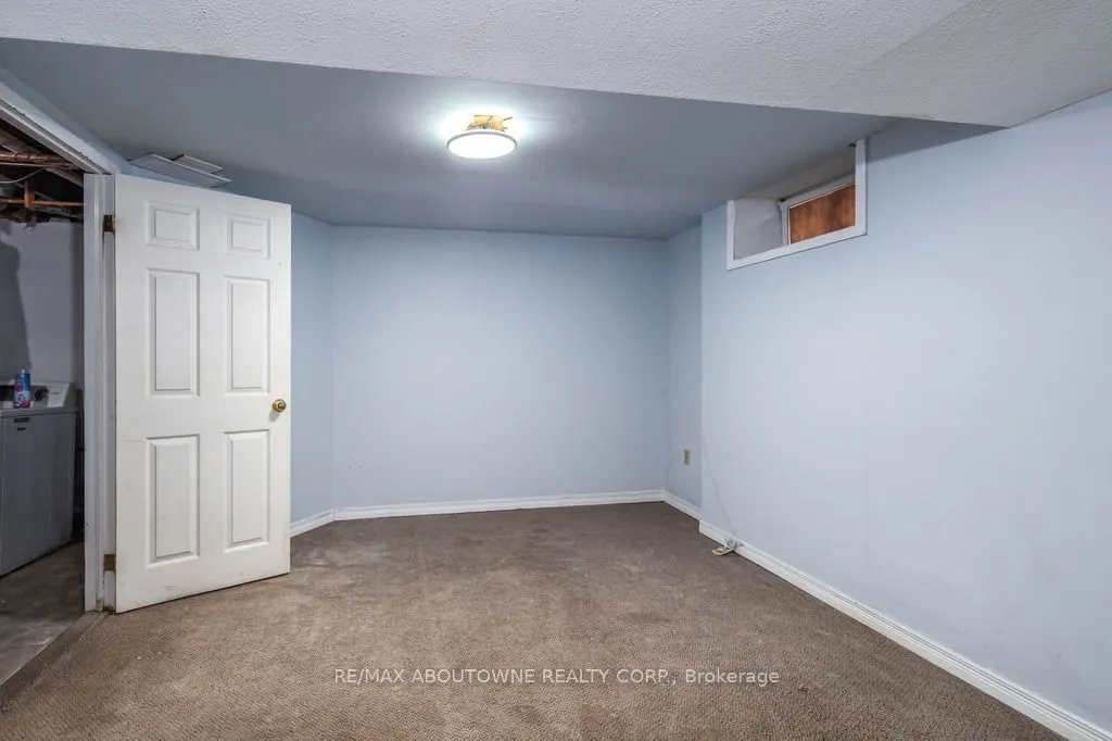 4 Glamis Court