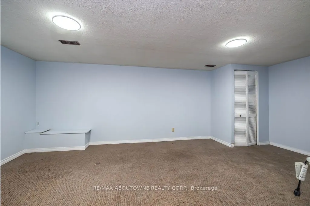 4 Glamis Court