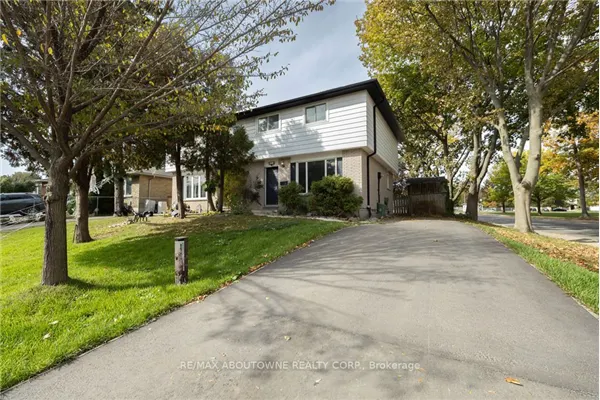 4 Glamis Court