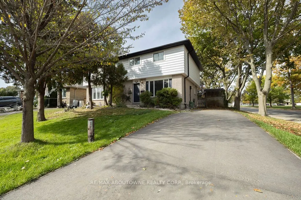 4 Glamis Court