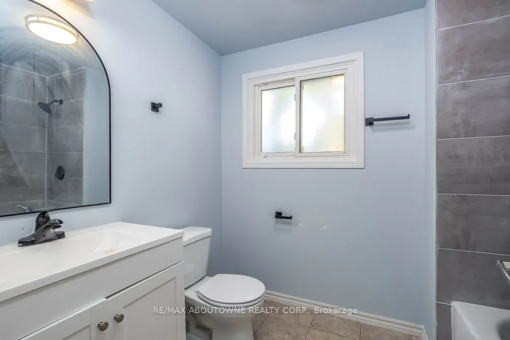 4 Glamis Court