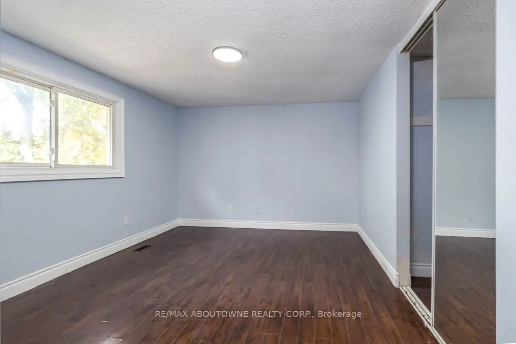 4 Glamis Court