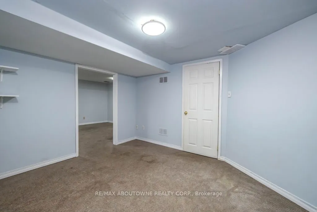 4 Glamis Court