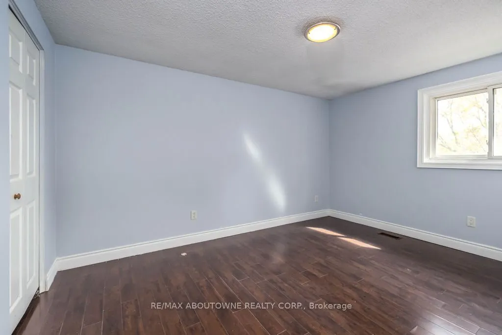 4 Glamis Court