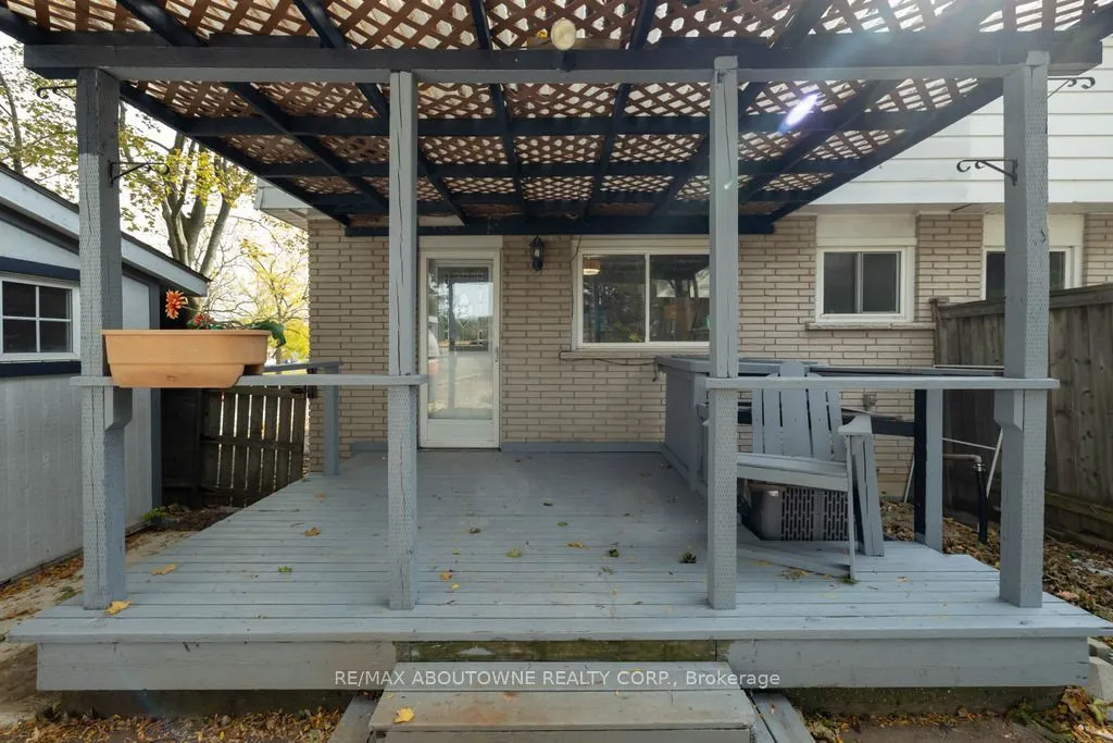 4 Glamis Court