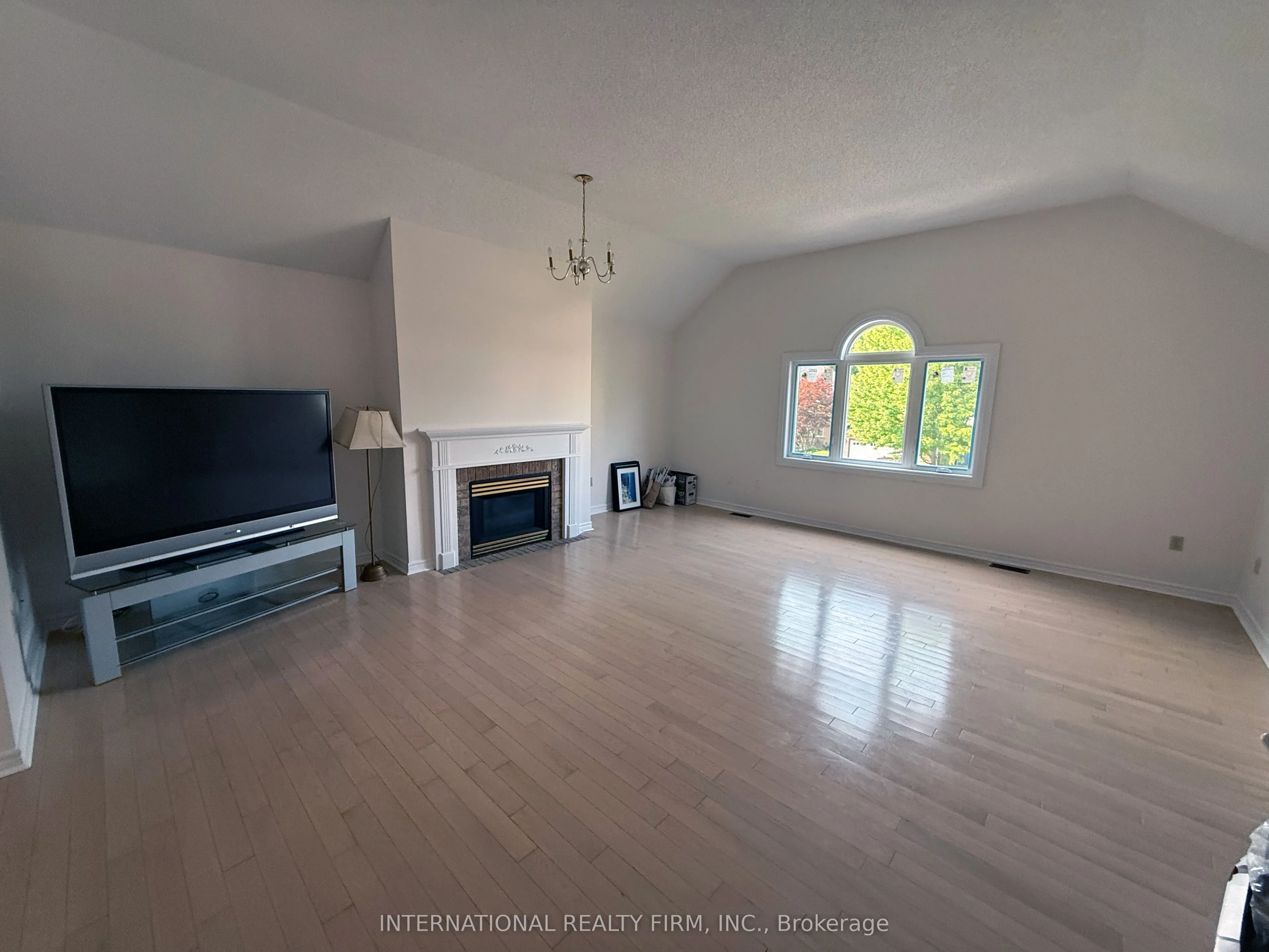 43 Falconridge Drive