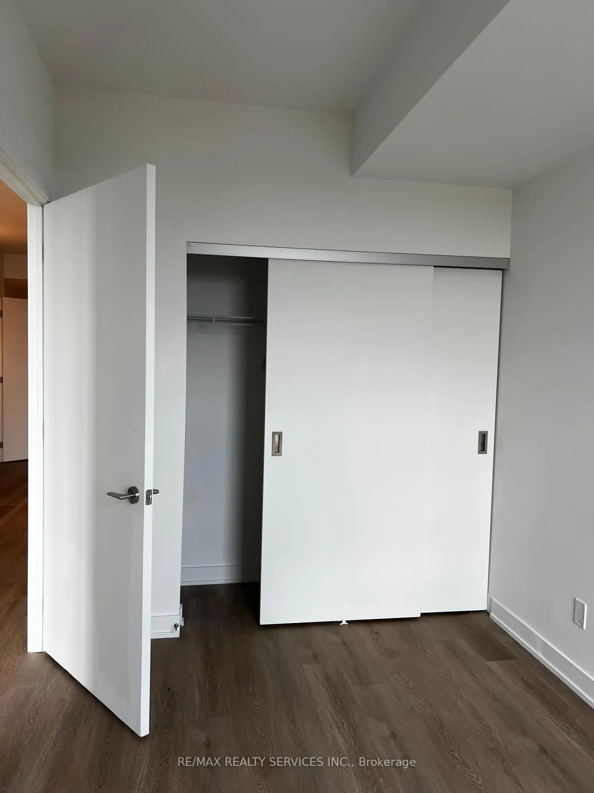 91 John Street N #1202