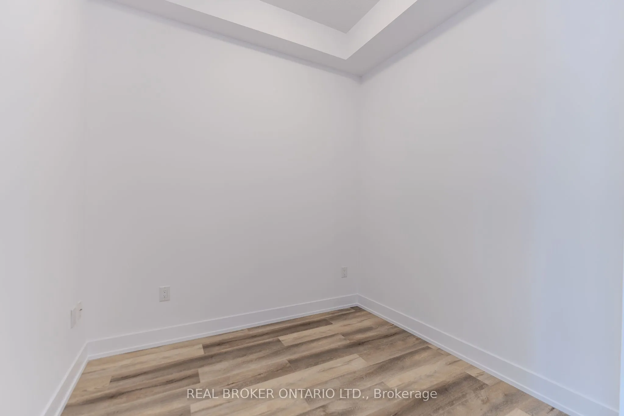 470 Dundas Street E #1213