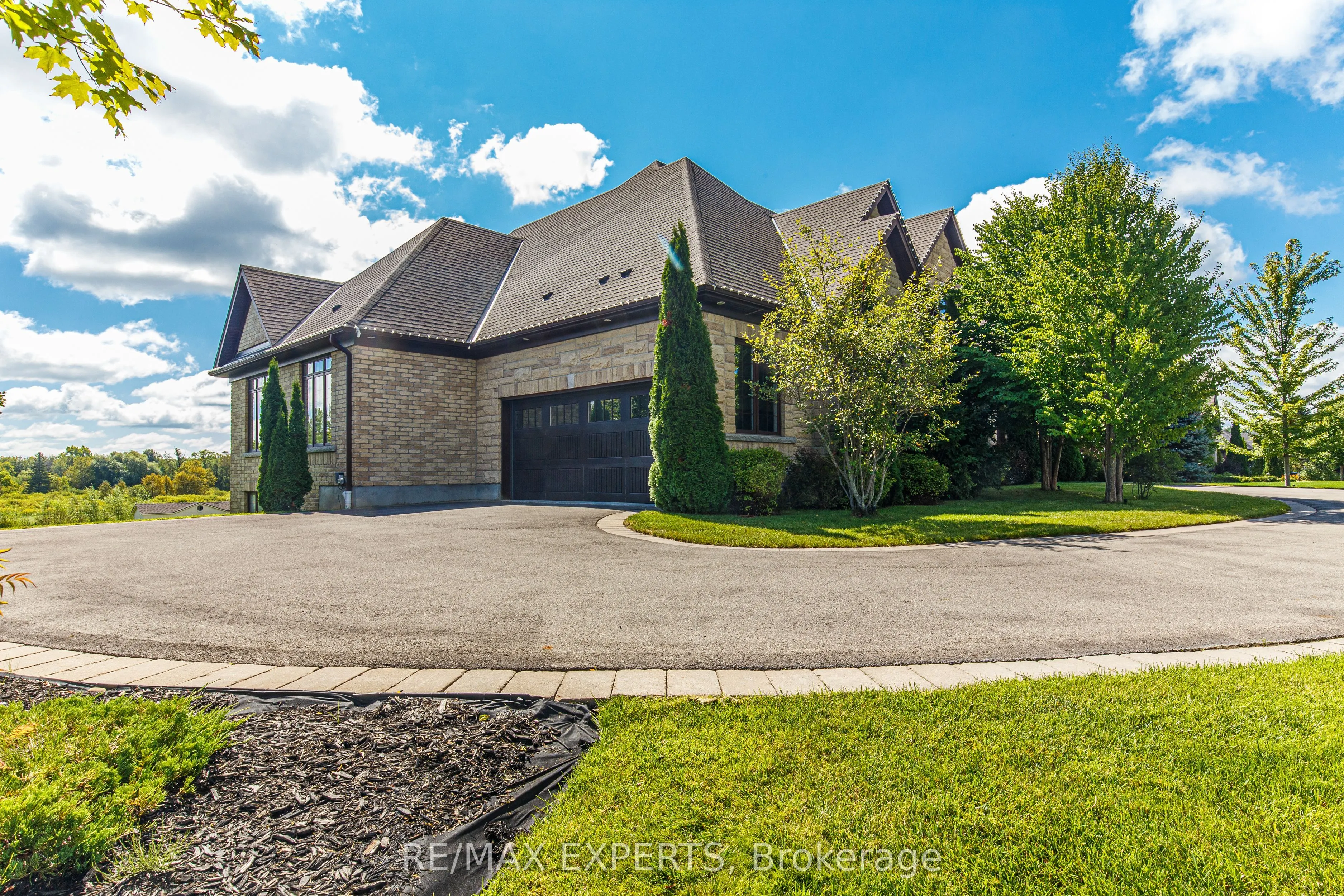 10 Old Ruby Lane