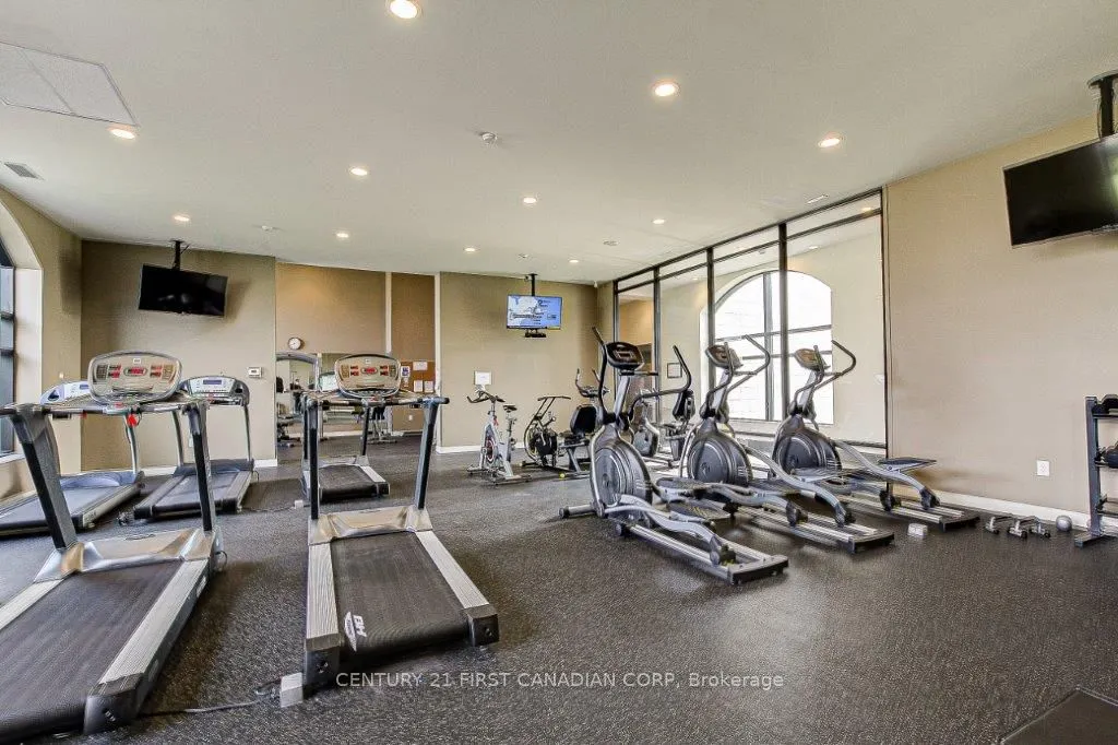 260 Villagewalk Boulevard #914