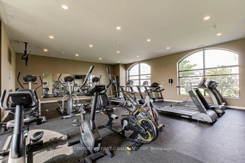 260 Villagewalk Boulevard #914