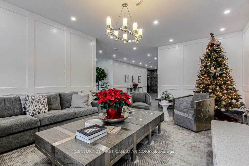 260 Villagewalk Boulevard #914