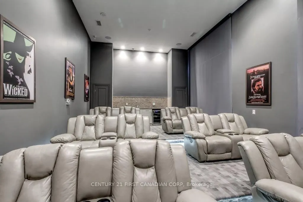 260 Villagewalk Boulevard #914