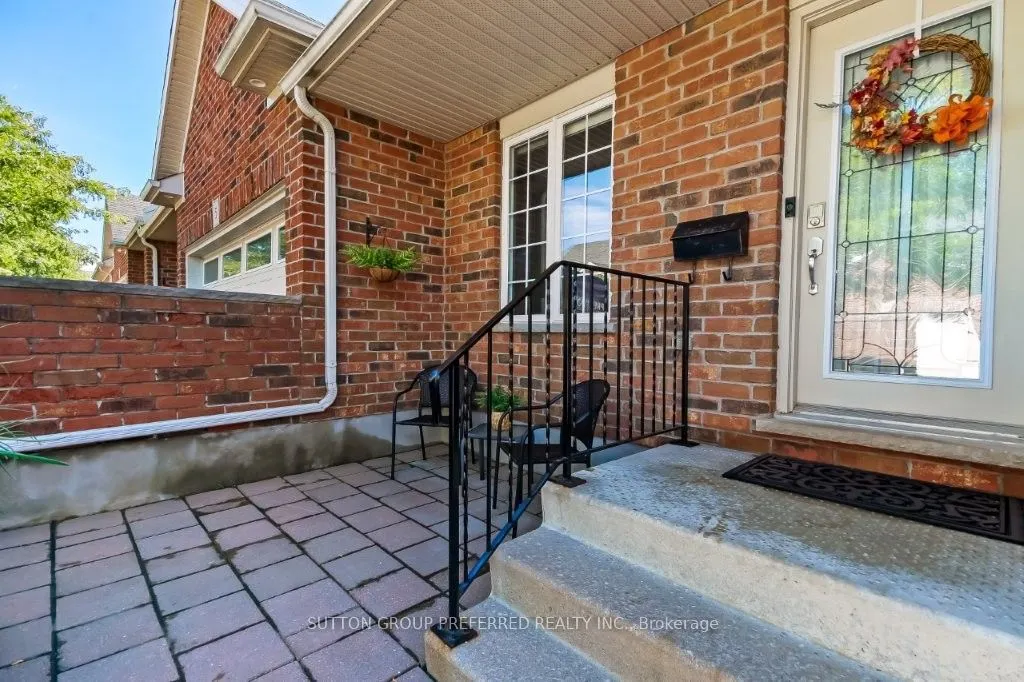 464 Commissioners Road W #3