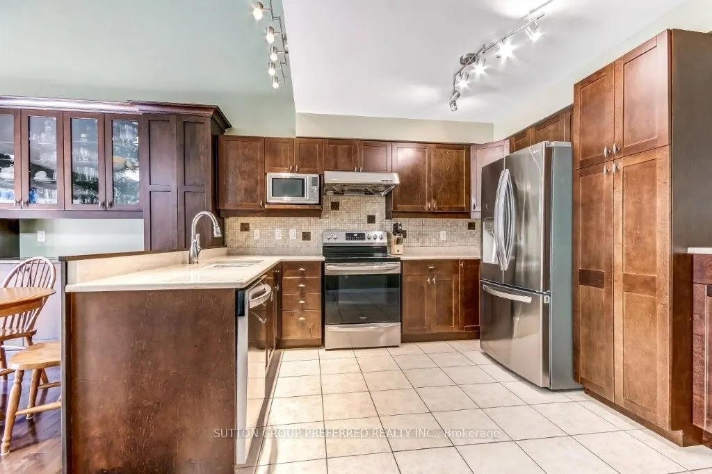 464 Commissioners Road W #3