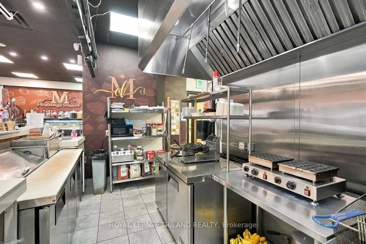 276 Wharncliffe Road N