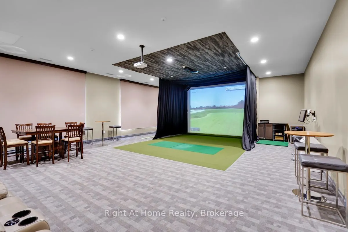 260 Villagewalk Boulevard #612