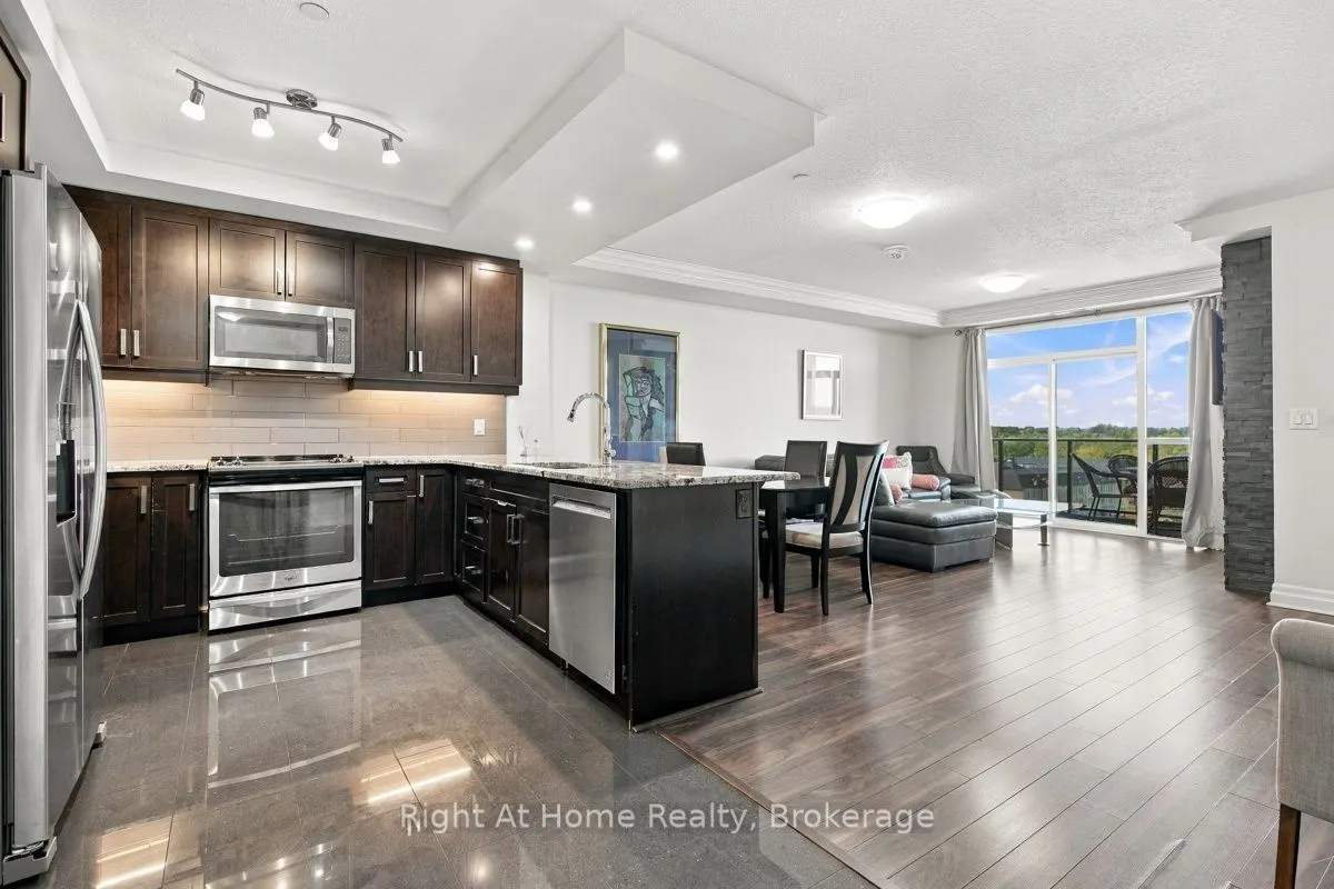 260 Villagewalk Boulevard #612