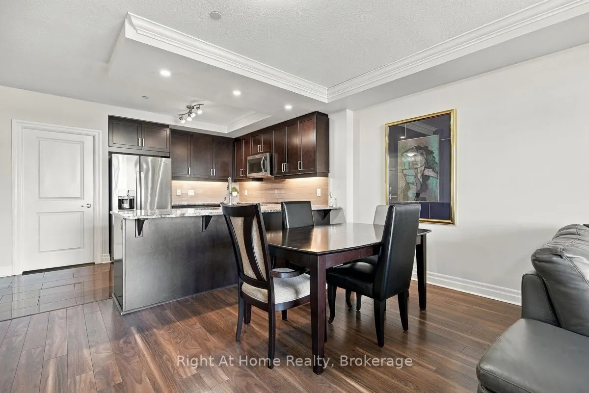 260 Villagewalk Boulevard #612