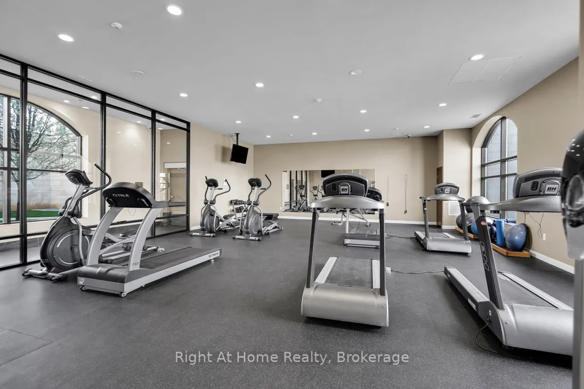 260 Villagewalk Boulevard #612