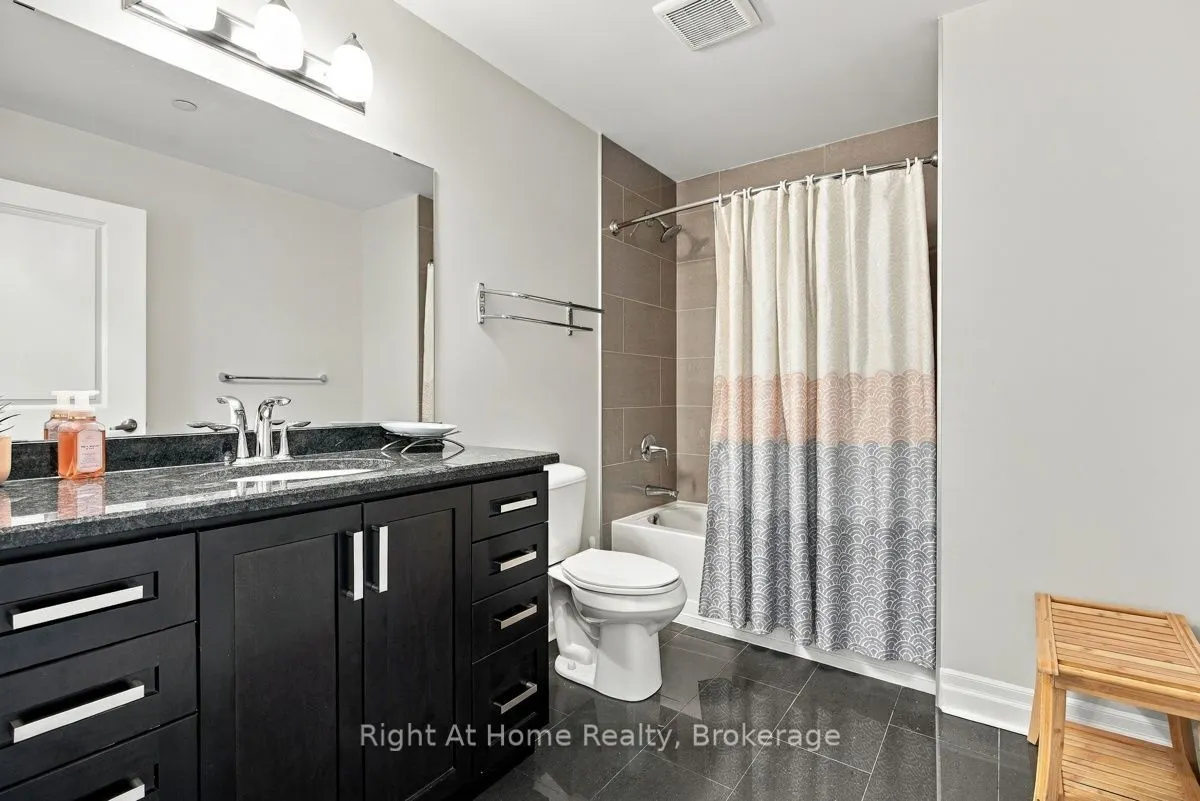 260 Villagewalk Boulevard #612