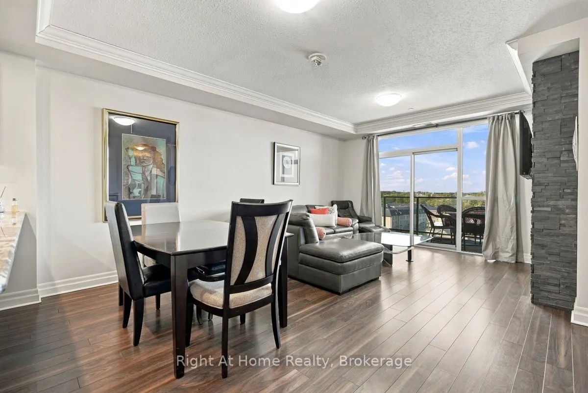 260 Villagewalk Boulevard #612