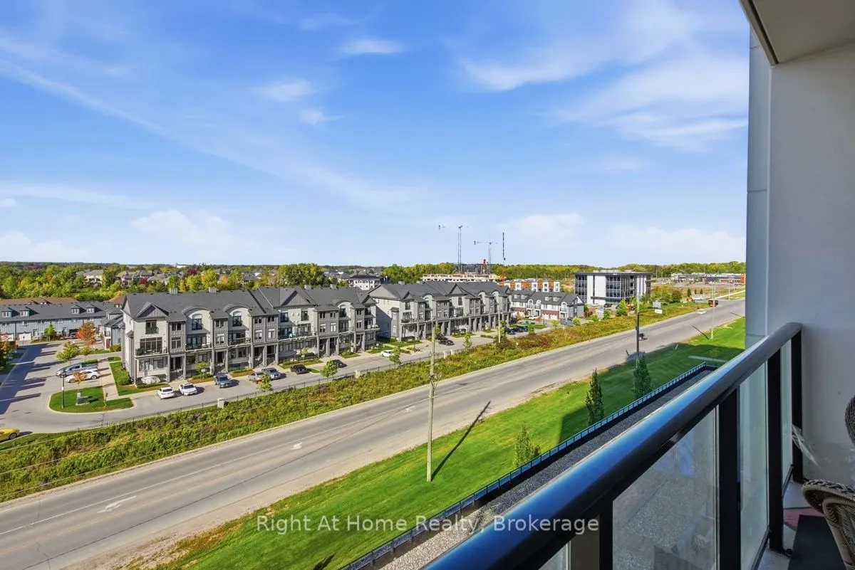 260 Villagewalk Boulevard #612