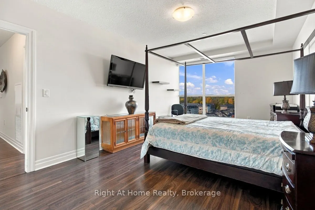 260 Villagewalk Boulevard #612