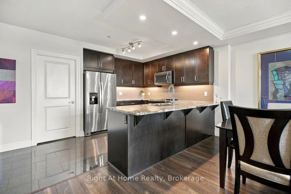 260 Villagewalk Boulevard #612