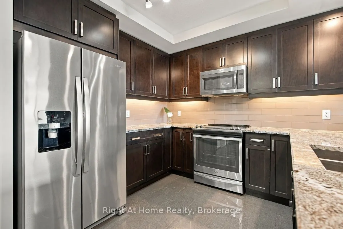 260 Villagewalk Boulevard #612
