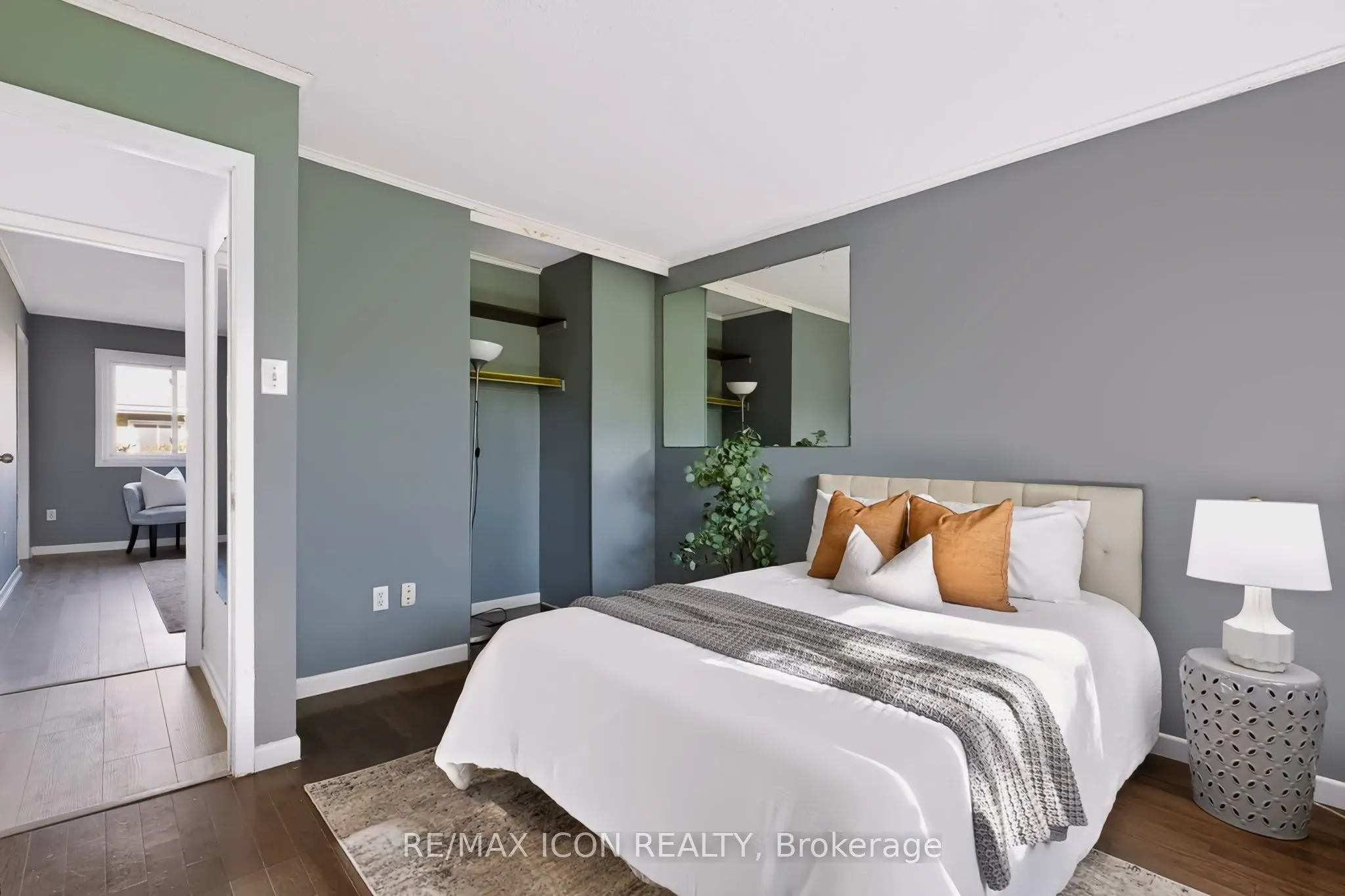 121 University Avenue E #102
