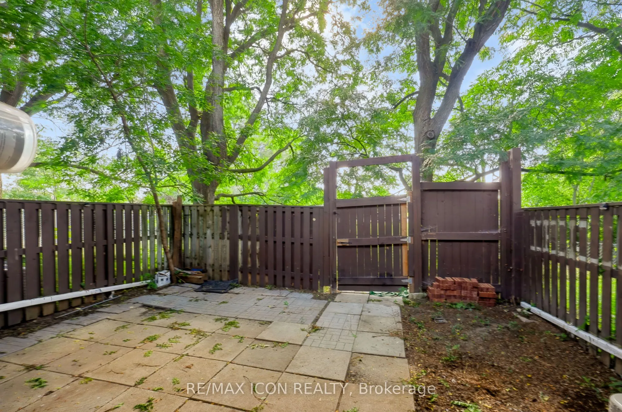 121 University Avenue E #102
