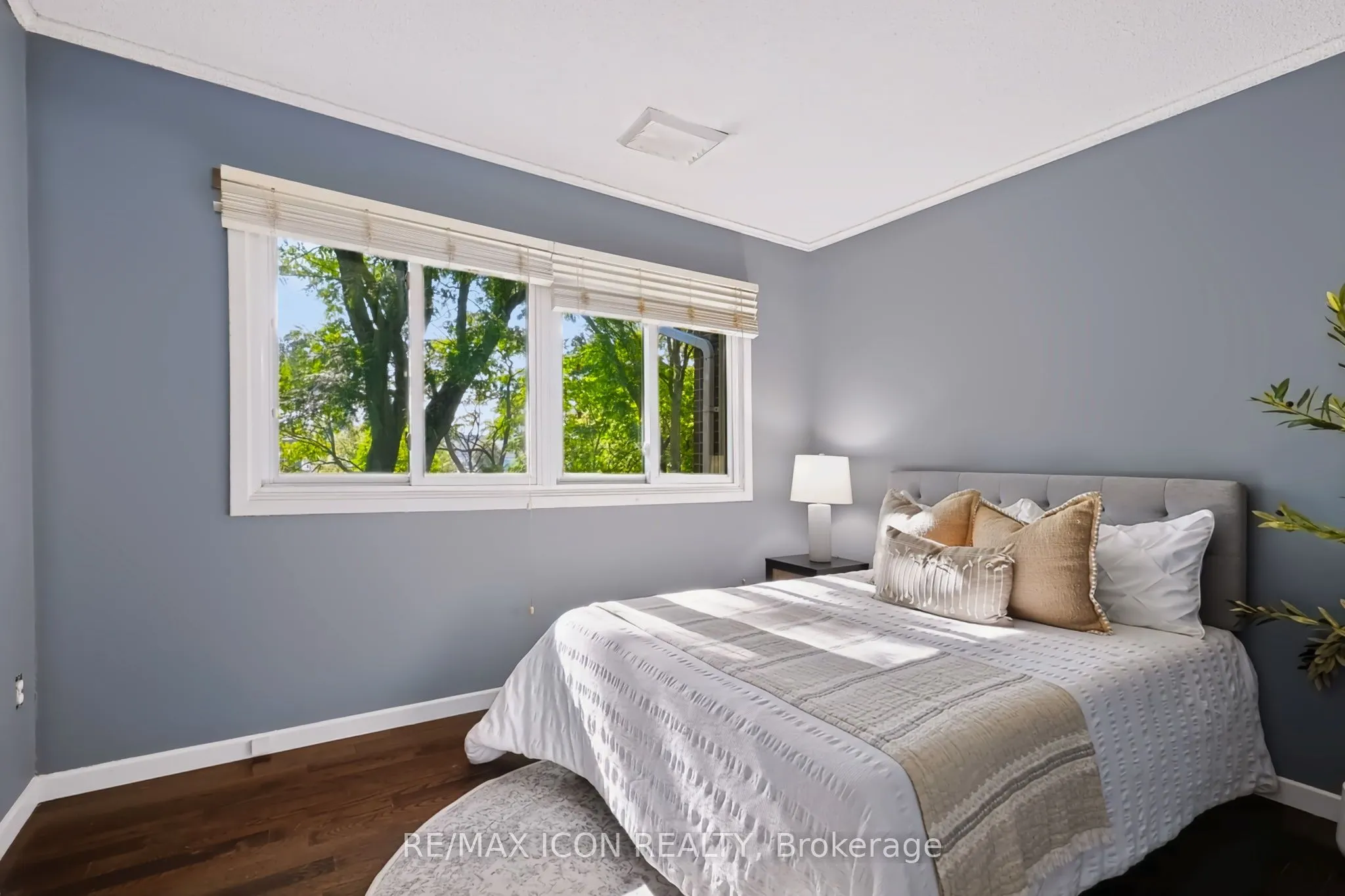 121 University Avenue E #102