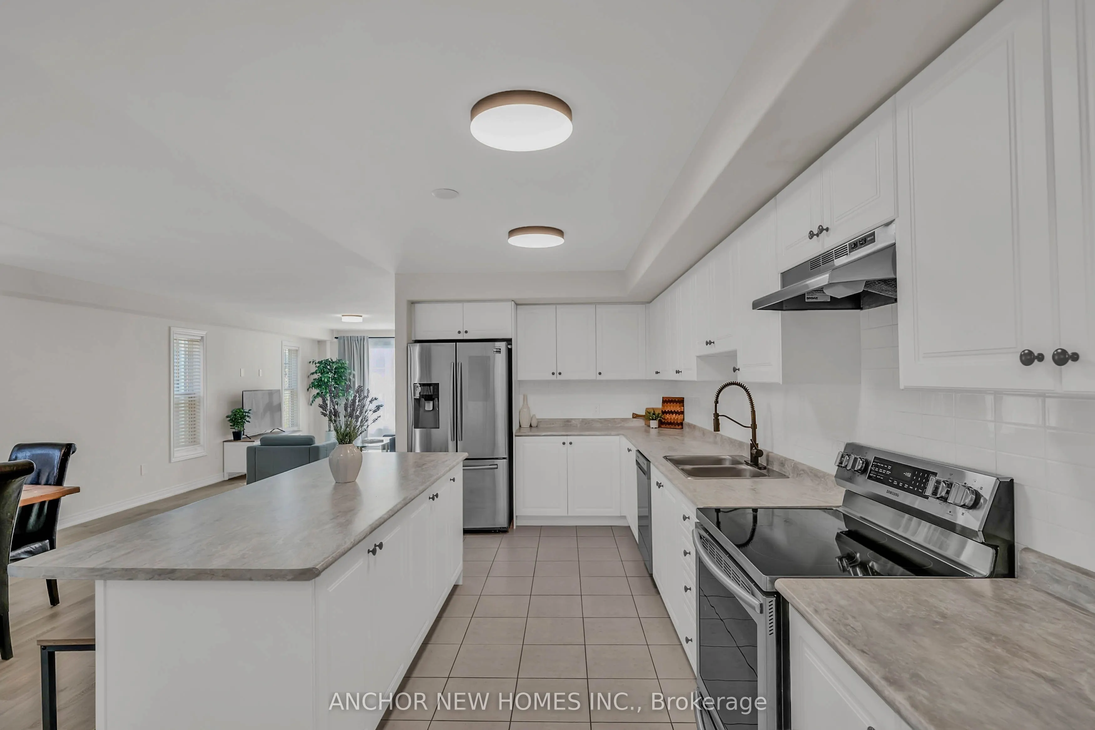 883 Broadway Boulevard