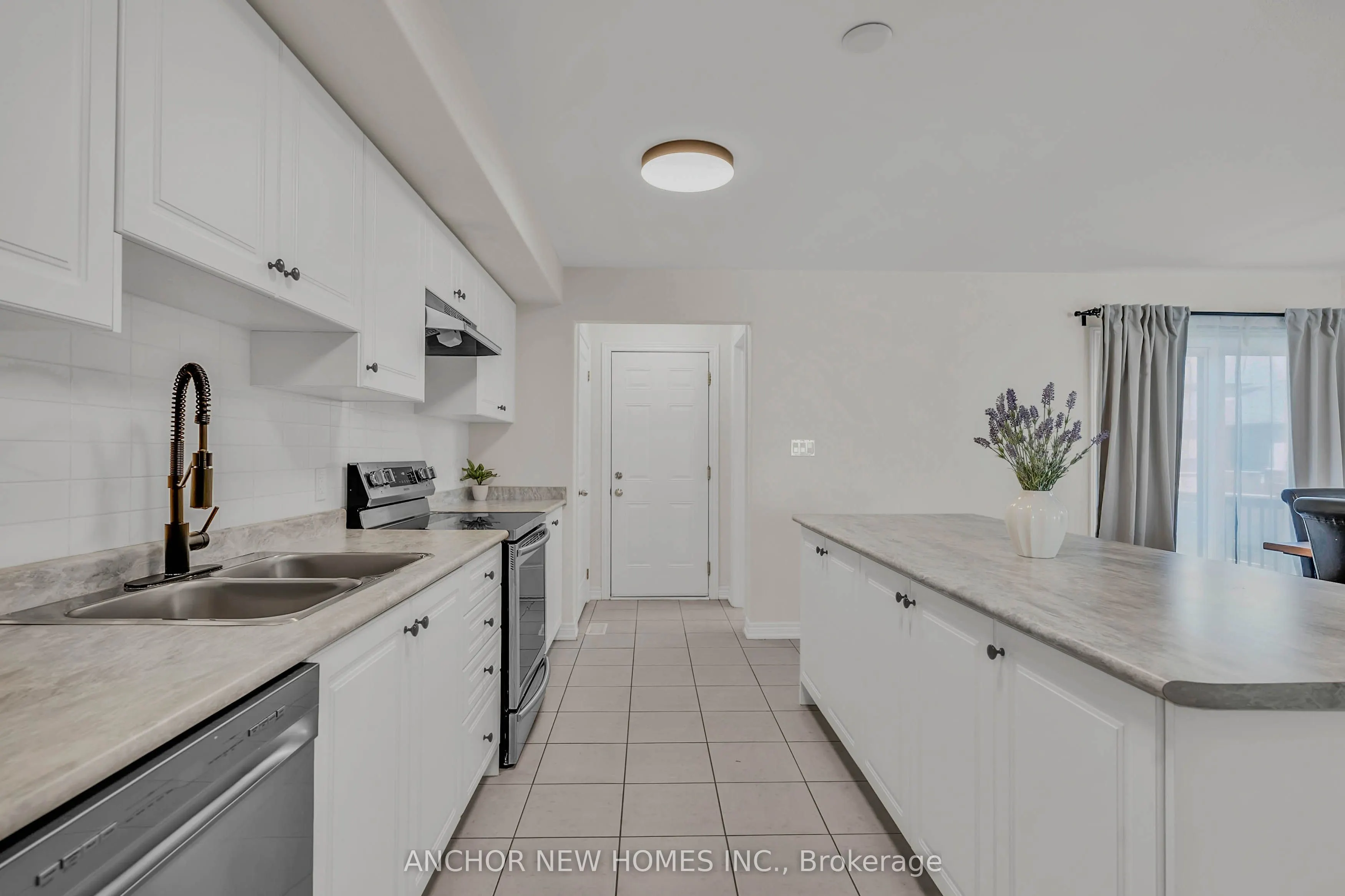 883 Broadway Boulevard