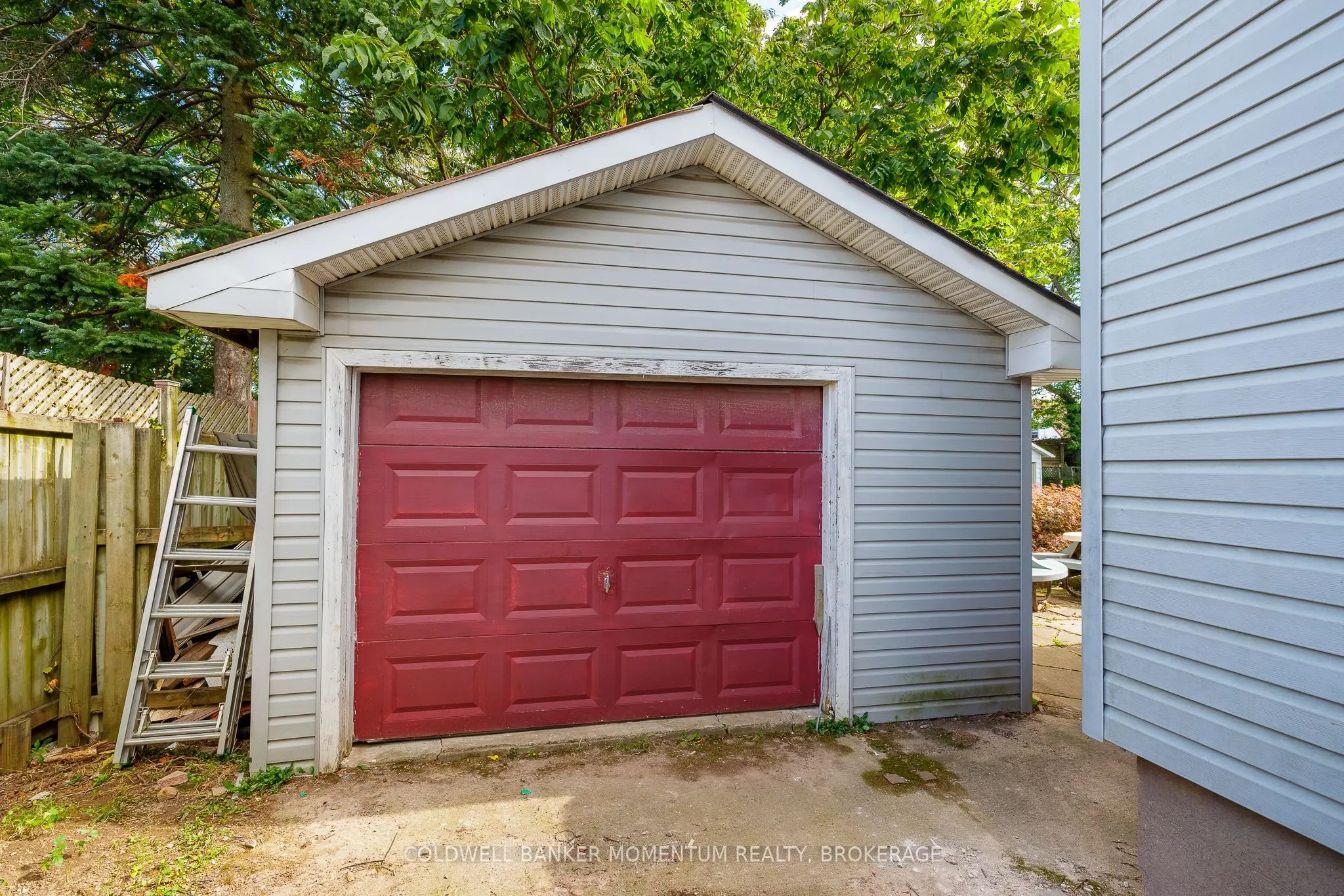5542 Highland Avenue