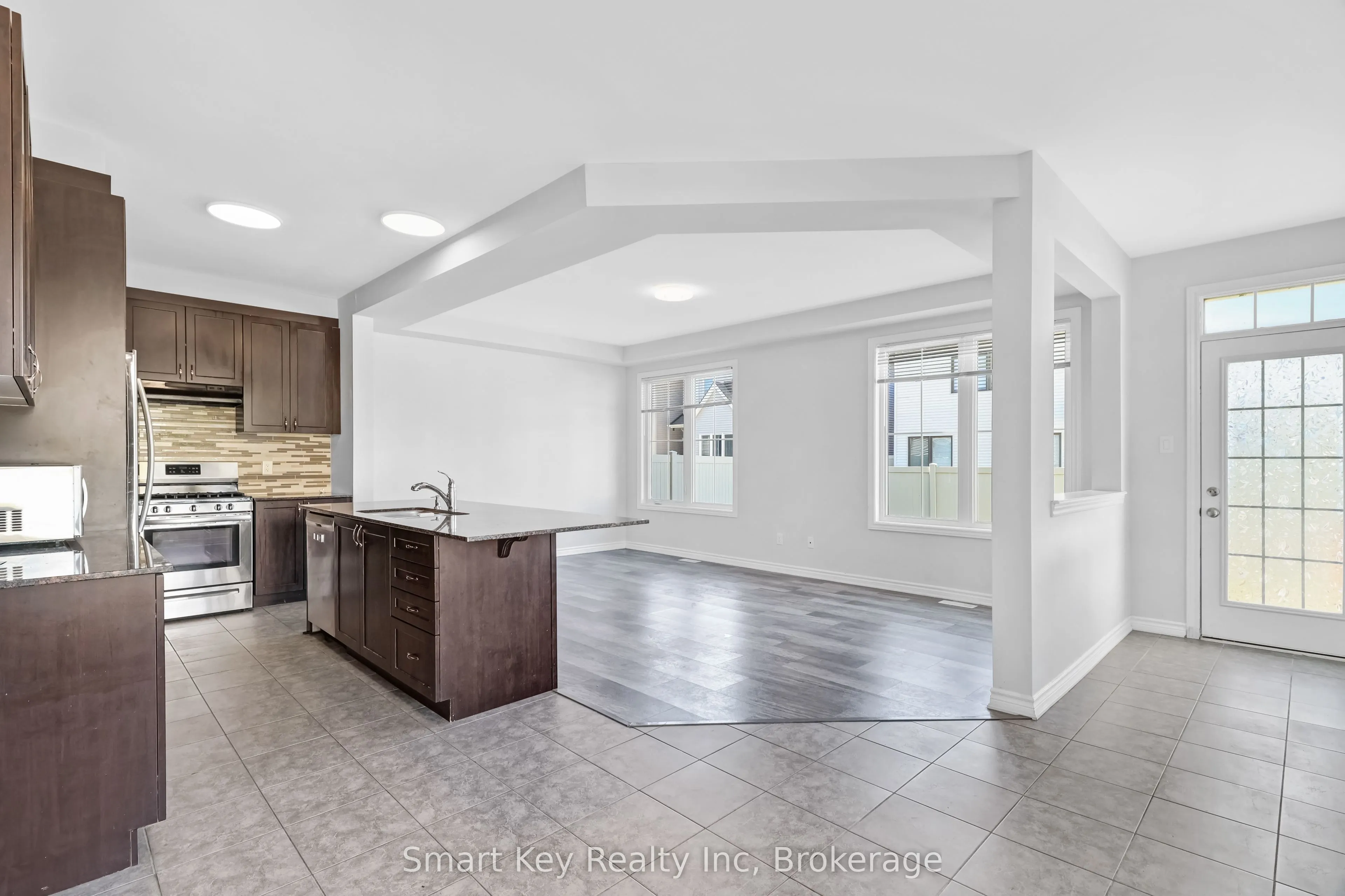 425 Aphelion Crescent