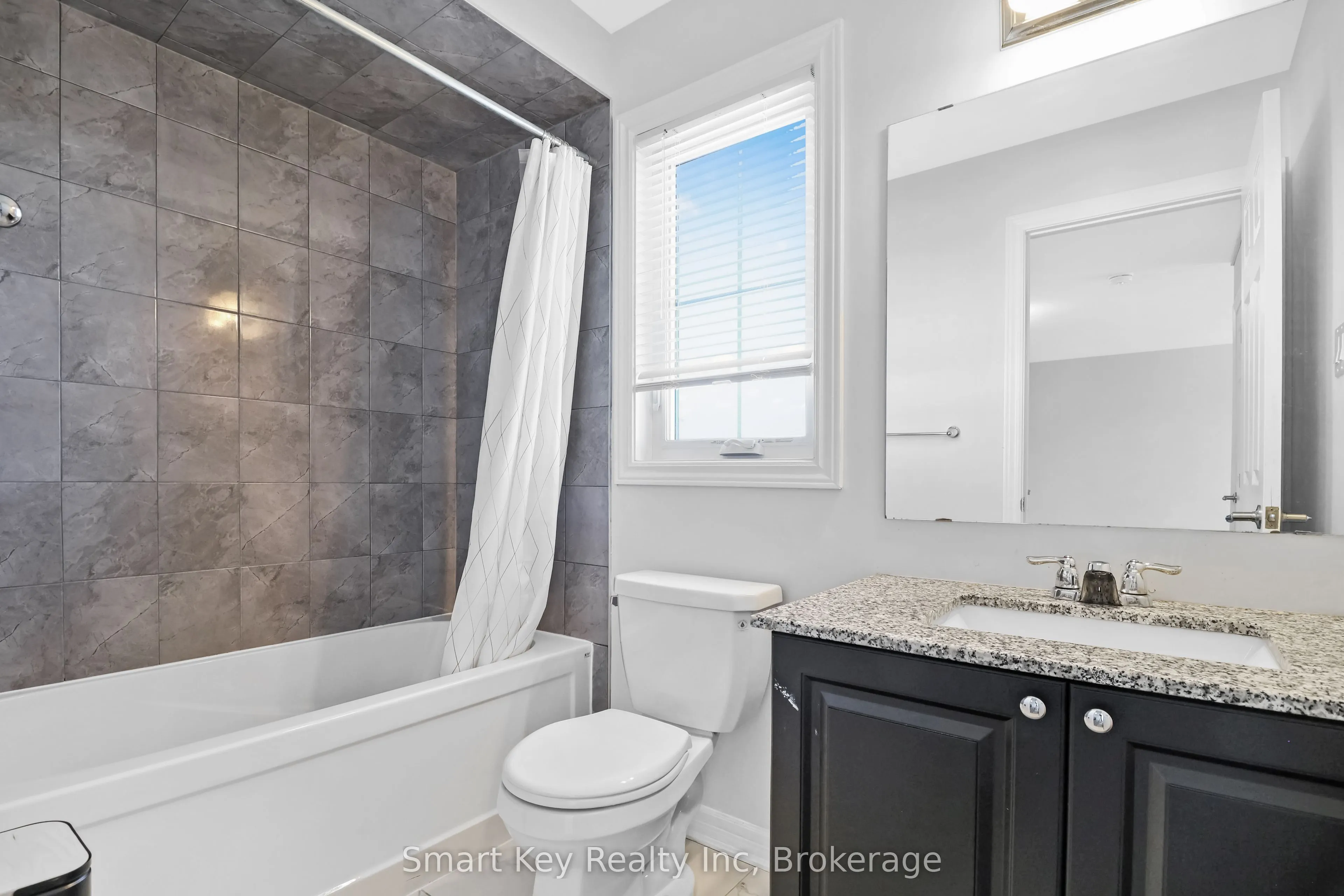 425 Aphelion Crescent