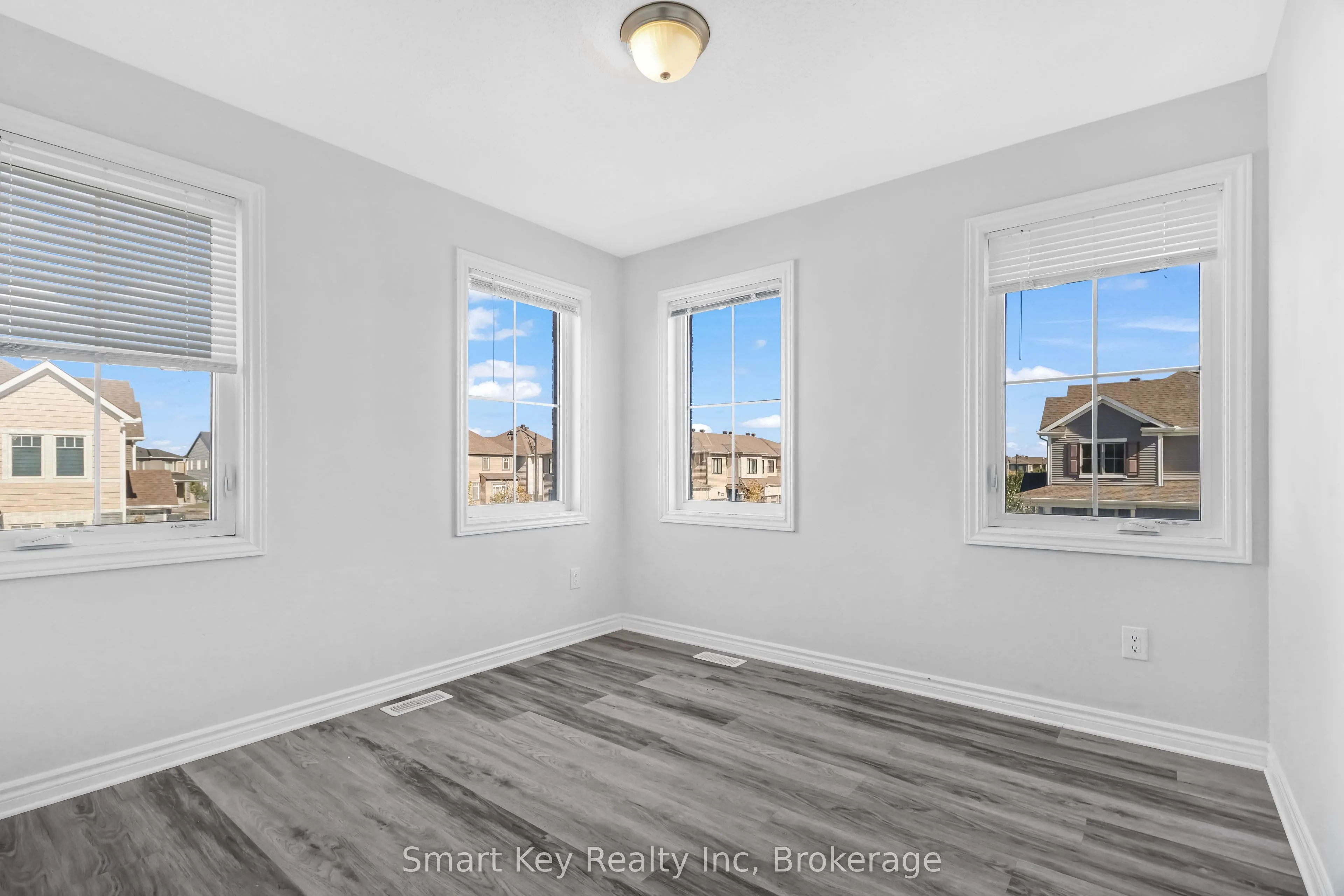 425 Aphelion Crescent