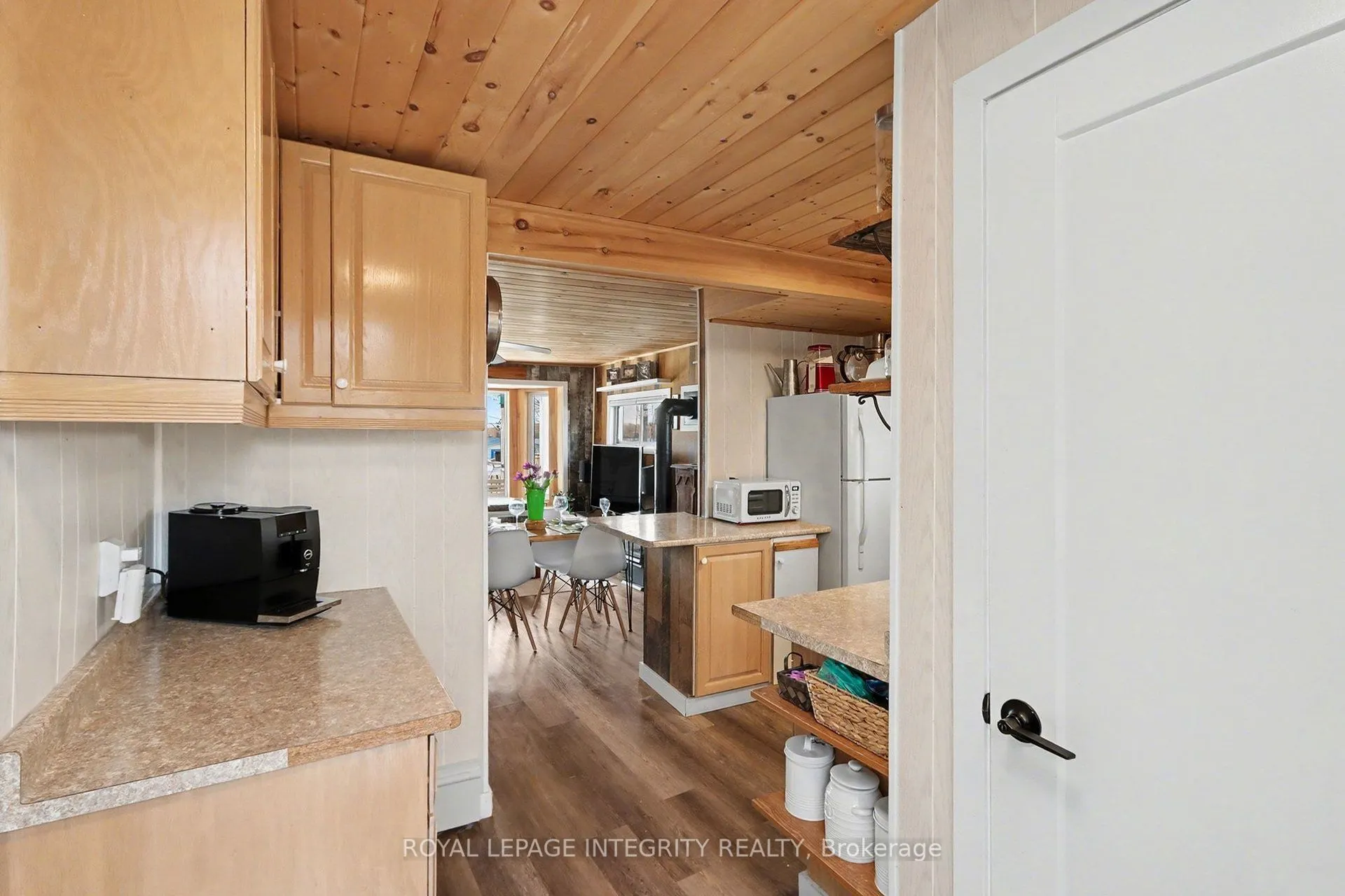 109 Rideau Street S