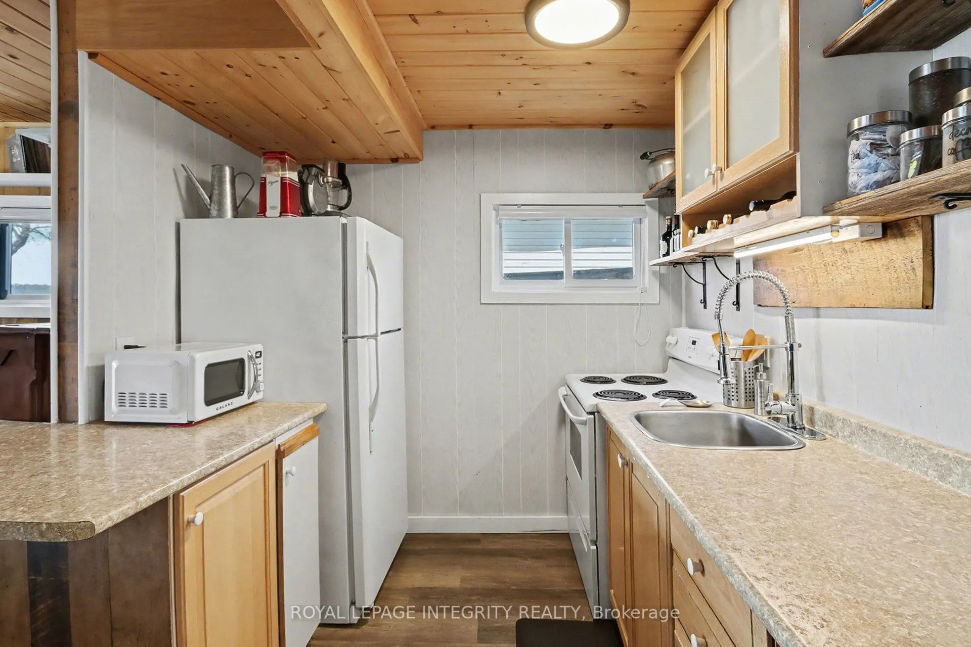 109 Rideau Street S